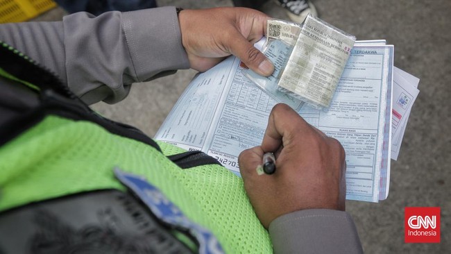 Viral Anggota DPRD Bima Ngamuk Saat Hendak Di Tilang,Padahal STNK dan SIM Mati